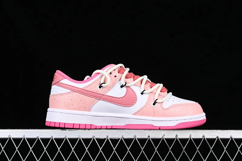 All Categories Nk SB Dunk Series Nk SB Dunk Low Low-top sneakers Nk Dunk Low Panda Prank Summer Theme Zhuyan Noodles Old Retro SB Strap Low-top Casual Shoes DZ5196-600